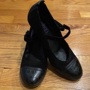 Indigo by Clark’s Black suede with black snake skin accent on toe and heel 5 1/2